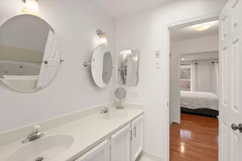 Bath - 1232 Bishopsgate Way, Reston, VA 20194 photo 2 of 4