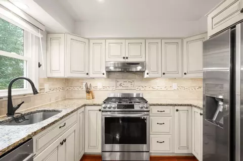 Kitchen - 1232 Bishopsgate Way, Reston, VA 20194 photo 3 of 6