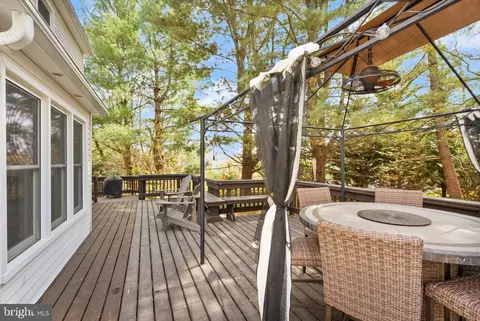 Exterior - 1232 Bishopsgate Way, Reston, VA 20194 photo 18 of 25