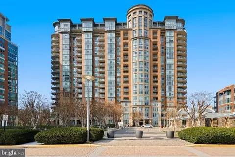 8220 Crestwood Heights Dr #419, Mclean, VA 22102
