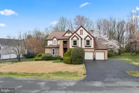 11670 Gilman Ln, Herndon, VA 20170