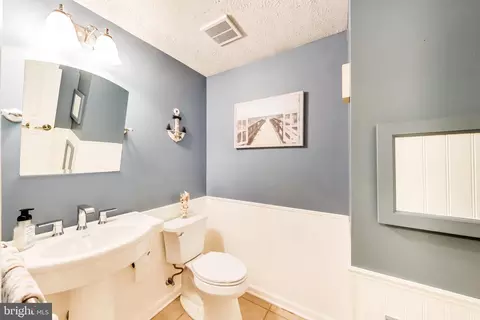 Entry Way - 8404 Chillum Ct, Springfield, VA 22153 photo 2 of 4