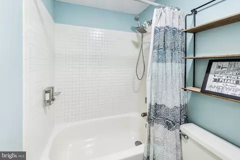 Bath - 8404 Chillum Ct, Springfield, VA 22153 photo 4 of 4