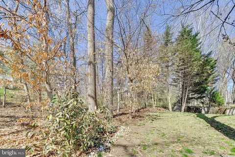 Exterior - 8404 Chillum Ct, Springfield, VA 22153 photo 9 of 10