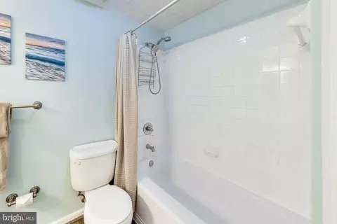 Bath - 8404 Chillum Ct, Springfield, VA 22153 photo 2 of 4