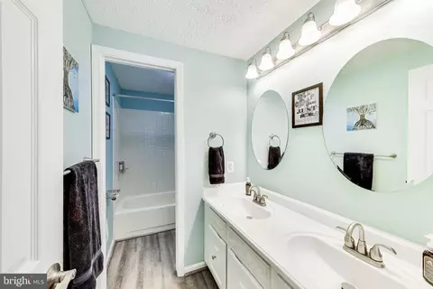 Bath - 8404 Chillum Ct, Springfield, VA 22153 photo 3 of 4