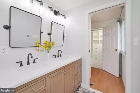 Bath - 3869 Beech Down Dr, Chantilly, VA 20151 photo 4 of 5