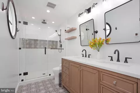 Bath - 3869 Beech Down Dr, Chantilly, VA 20151 photo 2 of 5