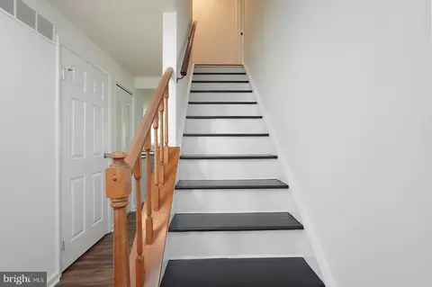 Entry Way - 3869 Beech Down Dr, Chantilly, VA 20151 photo 1 of 3