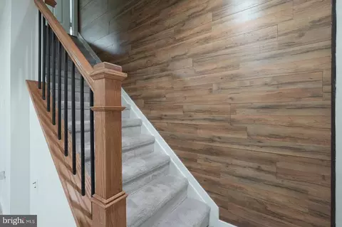 Entry Way - 3869 Beech Down Dr, Chantilly, VA 20151 photo 3 of 3