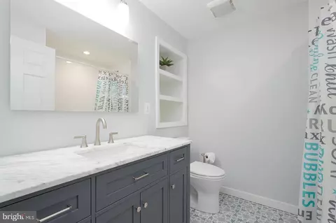 Bath - 3869 Beech Down Dr, Chantilly, VA 20151 photo 5 of 5