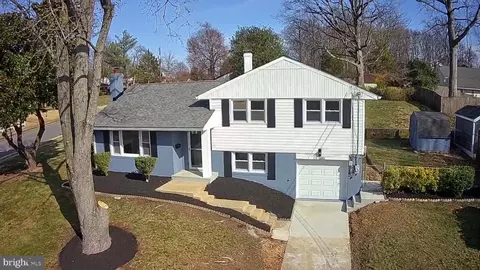 6301 Julian St, Springfield, VA 22150 photo 3
