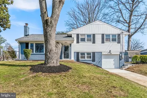 6301 Julian St, Springfield, VA 22150 photo 2