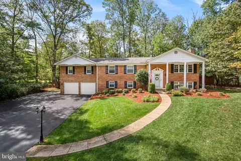 2520 Fowlers Ln, Reston, VA 20191