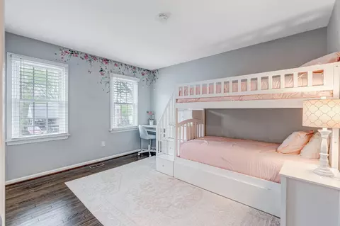 Bedroom - 8619 Nanlee Dr, Springfield, VA 22152 photo 3 of 10