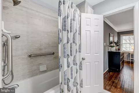 Bath - 8619 Nanlee Dr, Springfield, VA 22152 photo 3 of 6