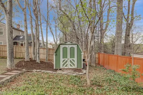 Exterior - 8619 Nanlee Dr, Springfield, VA 22152 photo 10 of 13