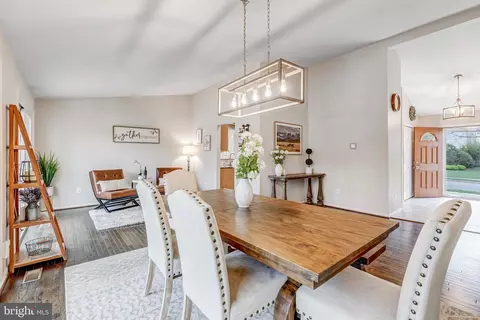 Dining - 8619 Nanlee Dr, Springfield, VA 22152 photo 1 of 7