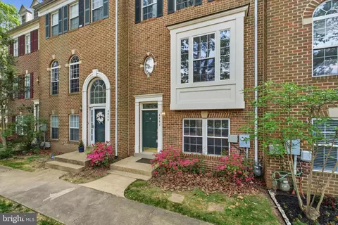 4067 Fountainside Ln, Fairfax, VA 22030