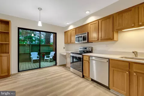 1752 Wainwright Dr, Reston, VA 20190 photo 11