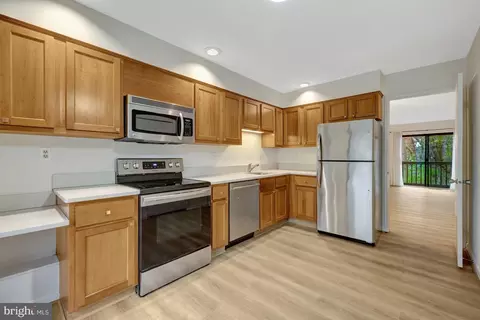 1752 Wainwright Dr, Reston, VA 20190 photo 9