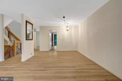 1752 Wainwright Dr, Reston, VA 20190 photo 8