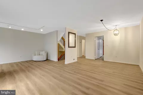 1752 Wainwright Dr, Reston, VA 20190 photo 7