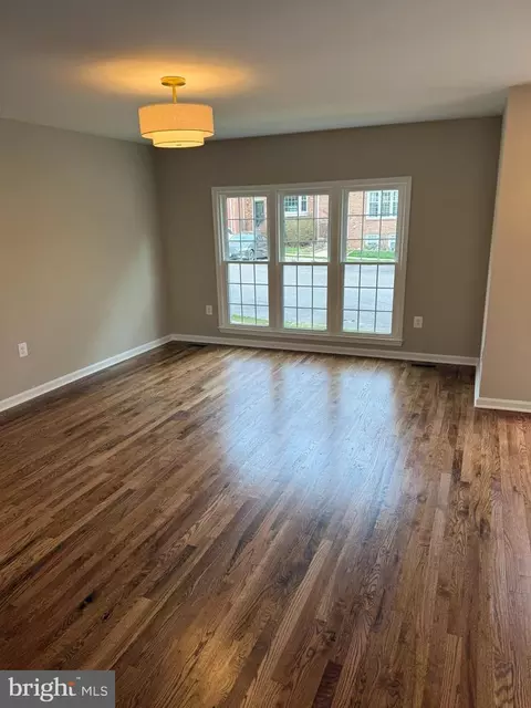 Living - 7753 Shootingstar Dr, Springfield, VA 22152 photo 2 of 9