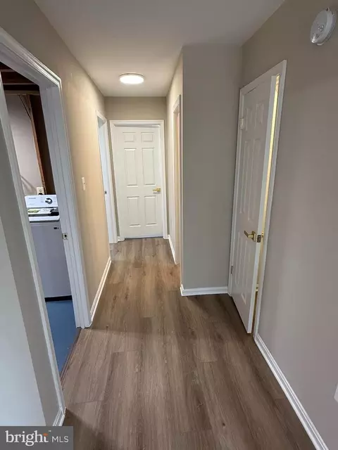 Entry Way - 7753 Shootingstar Dr, Springfield, VA 22152 photo 8 of 9