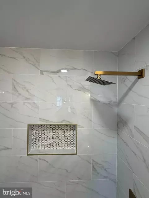 Bath - 7753 Shootingstar Dr, Springfield, VA 22152 photo 5 of 15