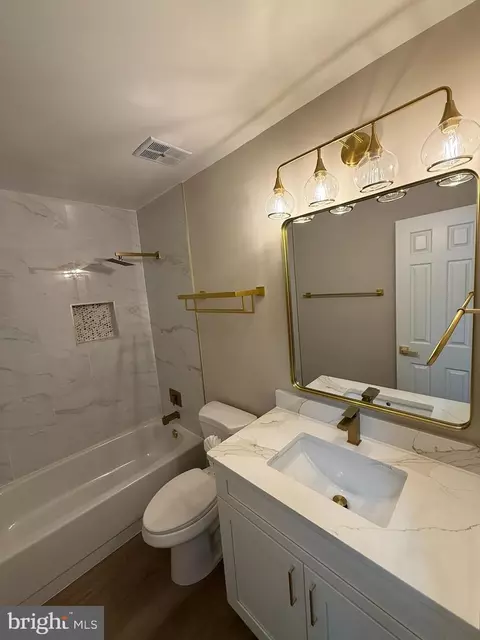 Bath - 7753 Shootingstar Dr, Springfield, VA 22152 photo 11 of 15