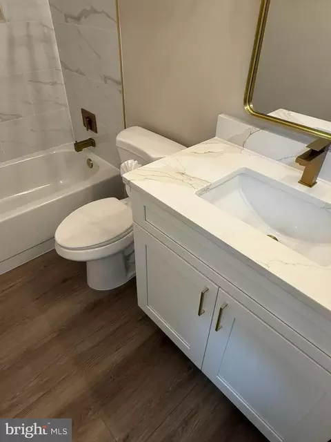 Bath - 7753 Shootingstar Dr, Springfield, VA 22152 photo 13 of 15