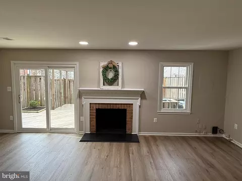 Living - 7753 Shootingstar Dr, Springfield, VA 22152 photo 8 of 9