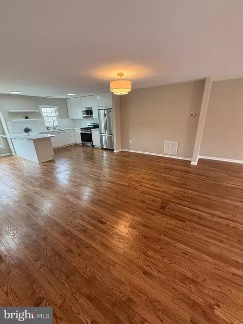Living - 7753 Shootingstar Dr, Springfield, VA 22152 photo 4 of 9