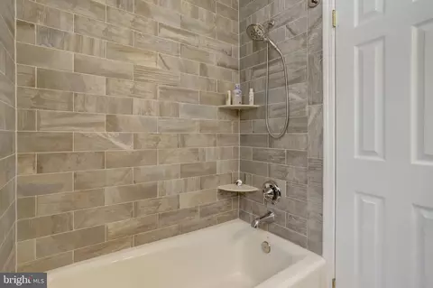 Bath - 8723 Cuttermill Pl, Springfield, VA 22153 photo 3 of 8