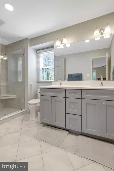 Bath - 8723 Cuttermill Pl, Springfield, VA 22153 photo 2 of 8