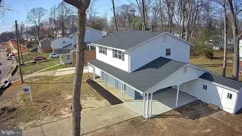 View/Area - 6815 Rolling Rd, Springfield, VA 22152 photo 2 of 2