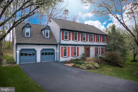 9701 Tree Hollow Ct, Fairfax Station, VA 22039