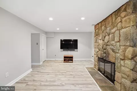 Living - 5672 Kirkham Ct, Springfield, VA 22151 photo 2 of 2