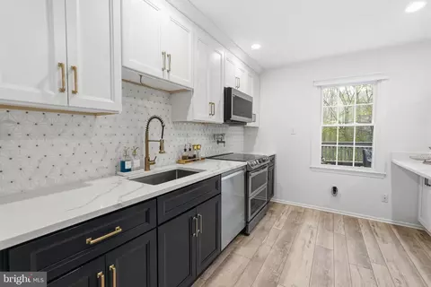 Kitchen - 5672 Kirkham Ct, Springfield, VA 22151 photo 2 of 6