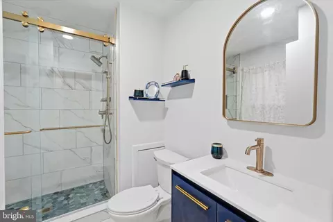 Bath - 5672 Kirkham Ct, Springfield, VA 22151 photo 2 of 6