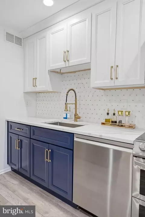 Kitchen - 5672 Kirkham Ct, Springfield, VA 22151 photo 4 of 6