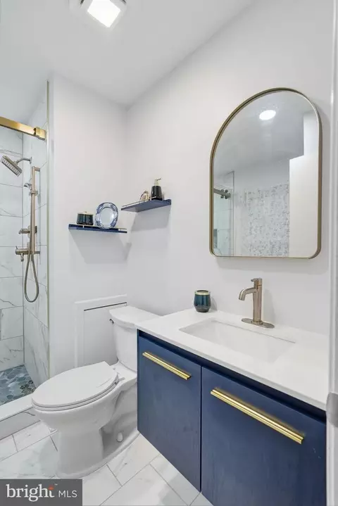Bath - 5672 Kirkham Ct, Springfield, VA 22151 photo 4 of 6