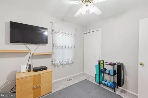 Bedroom - 5672 Kirkham Ct, Springfield, VA 22151 photo 5 of 5