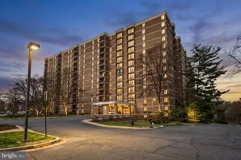 2300 Pimmit Dr #608, Falls Church, VA 22043