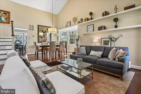 7801 Blue Jasmine Ct, Springfield, VA 22153 photo 6