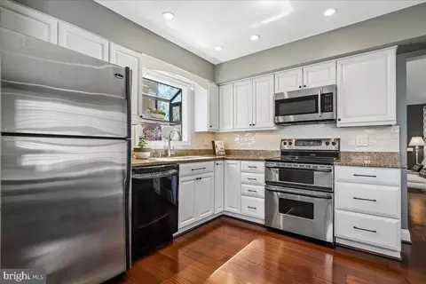 7801 Blue Jasmine Ct, Springfield, VA 22153 photo 14