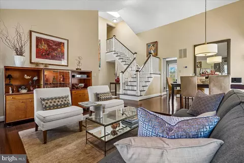 7801 Blue Jasmine Ct, Springfield, VA 22153 photo 7