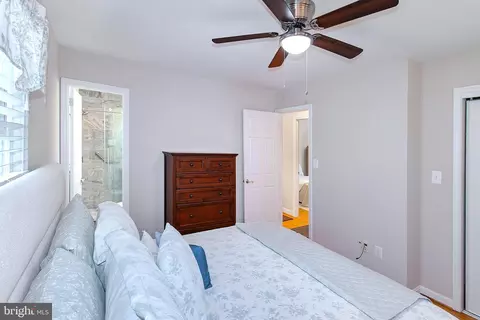 Bedroom - 12415 Caisson Rd, Fairfax, VA 22030 photo 2 of 4
