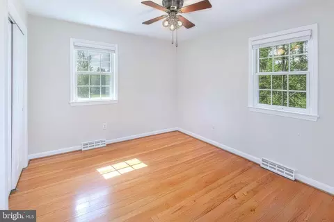Bedroom - 12415 Caisson Rd, Fairfax, VA 22030 photo 4 of 4